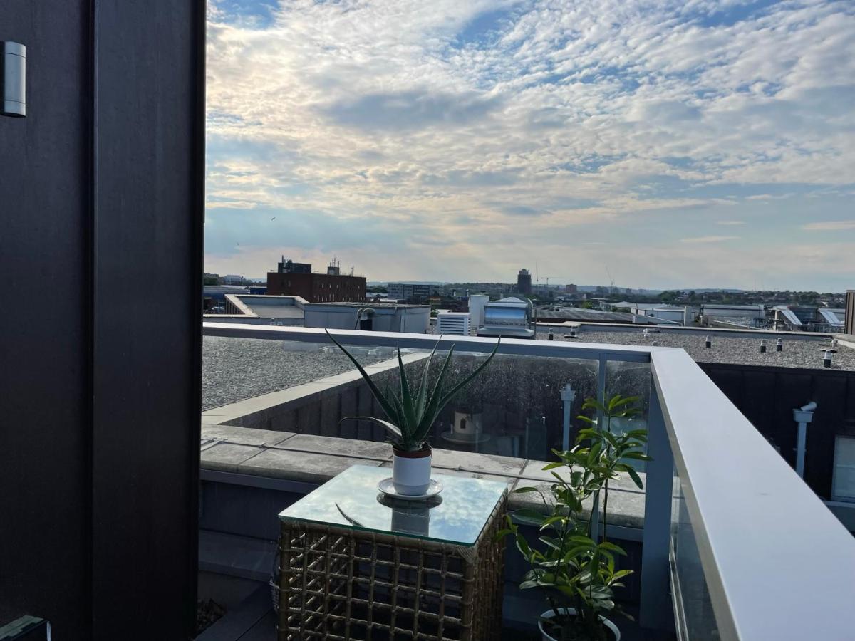 Apartamento Modern & Spacious Penthouse In North Londres Exterior foto
